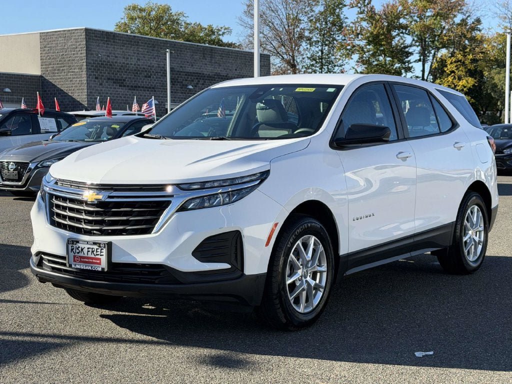 Used 2023 Chevrolet Equinox LS FWD image 2
