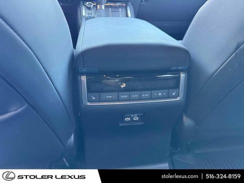Used 2025 Lexus GX 550 w/ Accessory Package (2T) AWD/4WD image 19