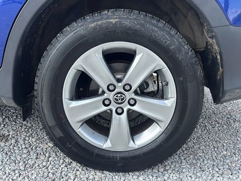 Used 2015 Toyota RAV4 XLE AWD/4WD image 2
