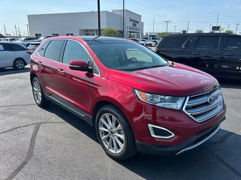 Used 2018 Ford Edge Titanium w/ Equipment Group 301A FWD image 4