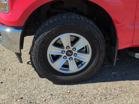 Used 2017 Ford F150 XLT AWD/4WD image 10