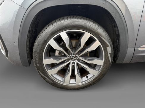 Certified 2023 Volkswagen Atlas SEL Premium image 9