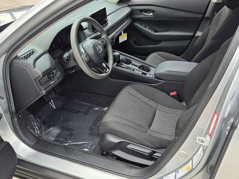 Used 2024 Honda Accord LX image 10