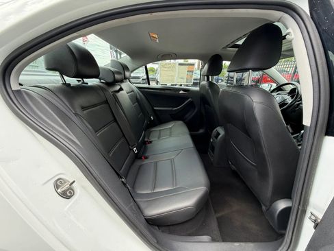 Used 2017 Volkswagen Jetta SEL FWD image 43