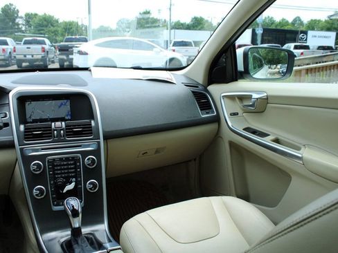 Used 2015 Volvo XC60 T6 Platinum AWD/4WD image 17