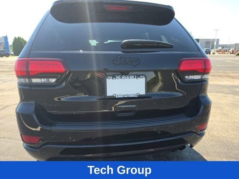 Used 2022 Jeep Grand Cherokee Laredo X AWD/4WD image 4