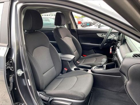 Used 2023 Kia Forte LXS w/ LXS Technology Package FWD image 11