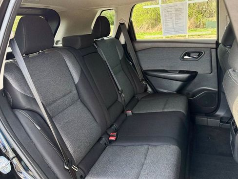 Used 2022 Nissan Rogue SV image 31