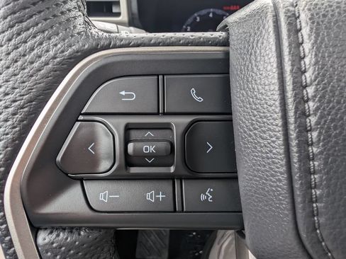 Used 2025 Toyota Tacoma Limited AWD/4WD image 28