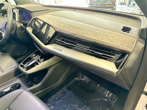 Used 2023 Audi Q4 e-tron Premium Plus w/ Premium Plus RWD image 30