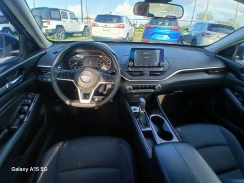 Used 2021 Nissan Altima 2.5 SV FWD image 24