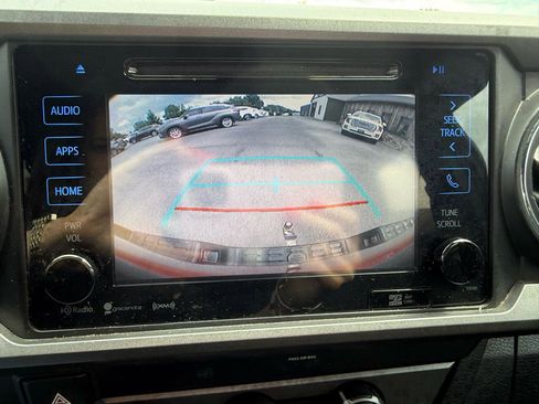Used 2019 Toyota Tacoma TRD Sport w/ Technology Package RWD image 32