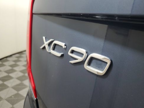 Used 2025 Volvo XC90 T8 Ultra w/ Protection Package AWD/4WD image 10