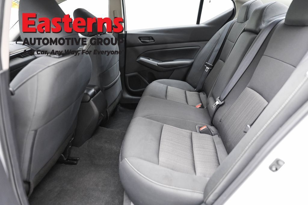 Used 2025 Nissan Altima 2.5 SV FWD image 21