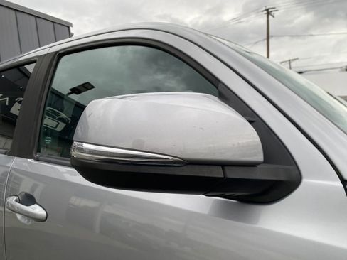 Used 2020 Toyota Tacoma TRD Off-Road image 14