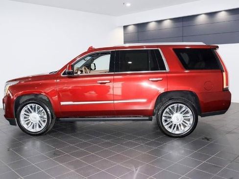 Used 2019 Cadillac Escalade Platinum image 2