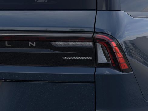 New 2026 Lincoln Navigator Reserve w/ Jet Appearance Package AWD/4WD image 21