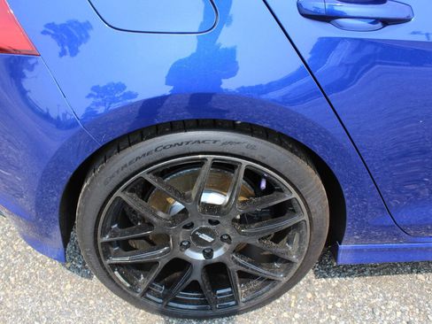 Used 2016 Volkswagen Golf R 4-Door image 22