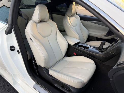 Used 2018 INFINITI Q60 3.0t Luxe w/ Sensory Package 3.0T Luxe image 13