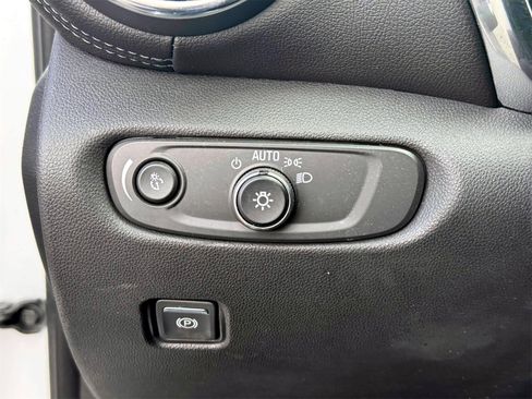 Used 2020 Chevrolet Blazer LT w/ Sound & Technology Package image 30