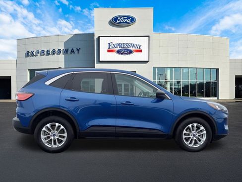 Used 2022 Ford Escape SE image 5