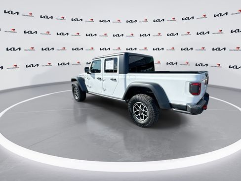 Used 2025 Jeep Gladiator Rubicon w/ Safety Group AWD/4WD image 6