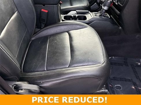 Used 2019 Jeep Wrangler Unlimited Sahara image 10