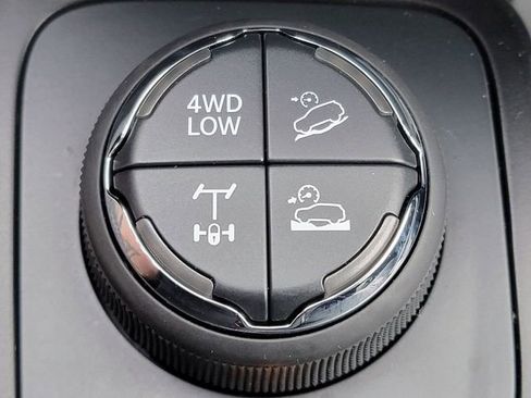 Certified 2018 Jeep Cherokee Trailhawk w/ Quick Order Package 27L image 8