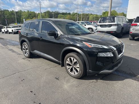 Used 2023 Nissan Rogue SV image 1