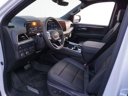 New 2026 Chevrolet Suburban High Country image 9