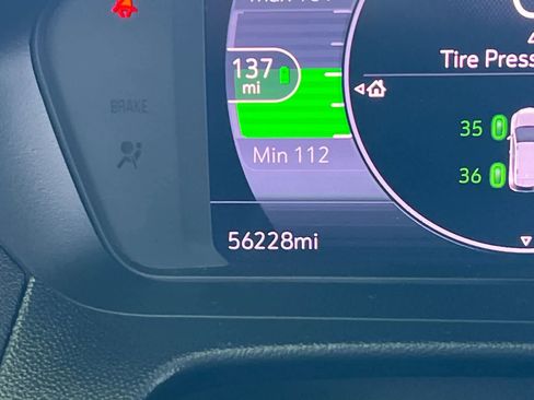 Used 2022 Chevrolet Bolt EUV LT w/ Convenience Package FWD image 26