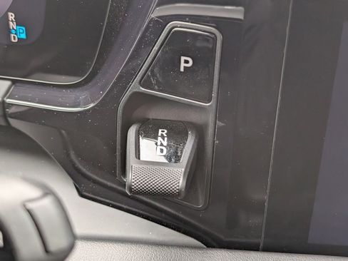 Certified 2024 Porsche Macan 4 Electric image 26