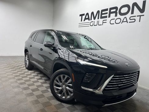 Used 2025 Buick Enclave Preferred FWD image 1