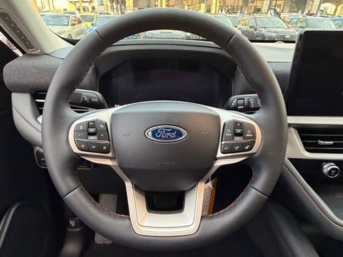 New 2026 Ford Explorer Active RWD image 18