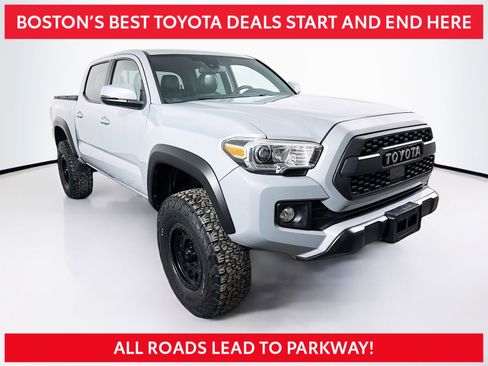 Used 2018 Toyota Tacoma TRD Off-Road image 1