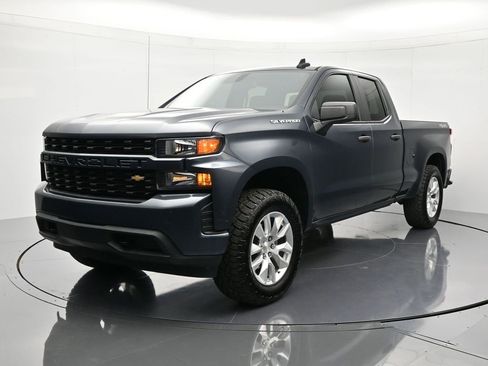 Used 2020 Chevrolet Silverado 1500 Custom w/ Custom Value Package image 1