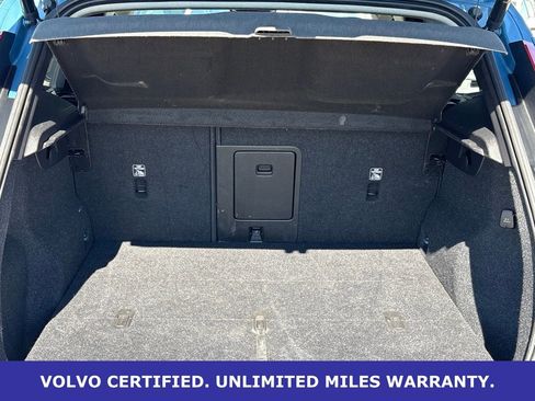 Certified 2025 Volvo XC40 B5 Plus image 35