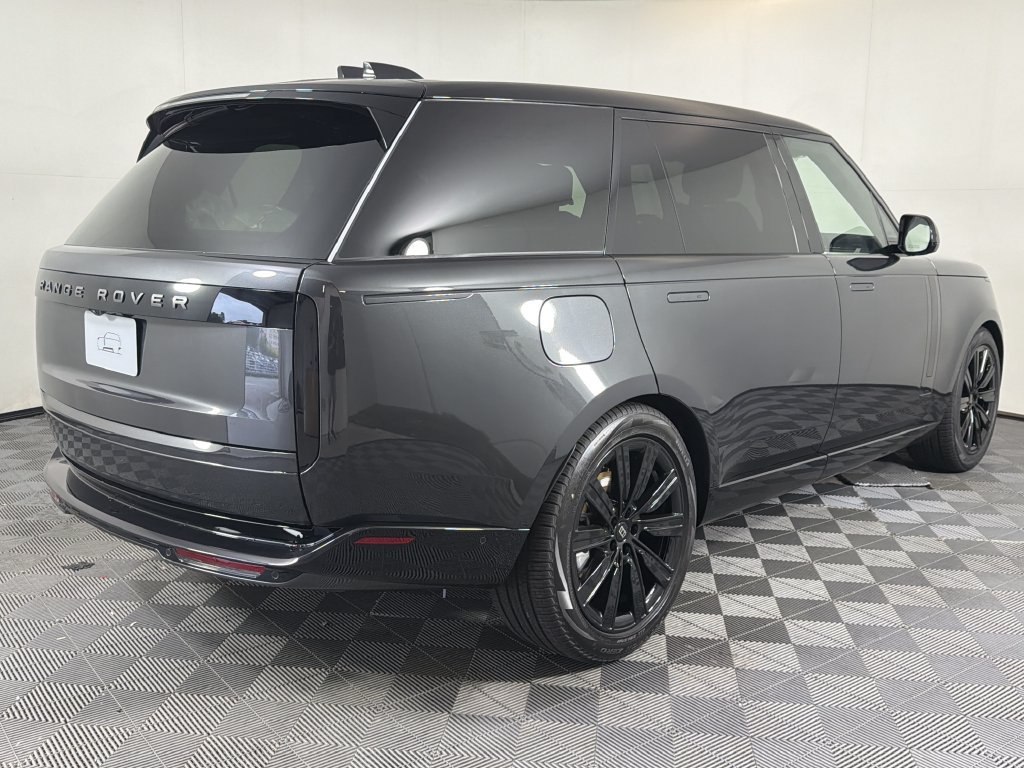 New 2027 Land Rover Range Rover Long Wheelbase SE AWD/4WD image 3
