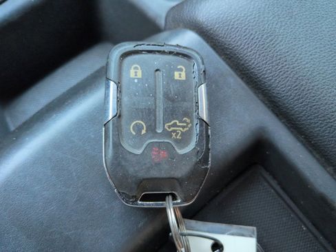 Used 2022 Chevrolet Silverado 2500 LT w/ Convenience Package image 28