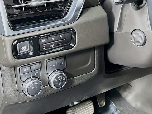 Certified 2025 GMC Yukon Denali w/ Sun & Power Step Package AWD/4WD image 9