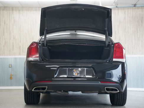 Used 2019 Chrysler 300 S AWD/4WD image 38
