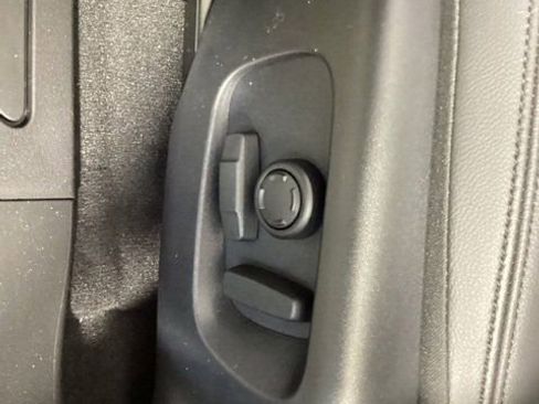 Certified 2026 Land Rover Range Rover Evoque S image 25