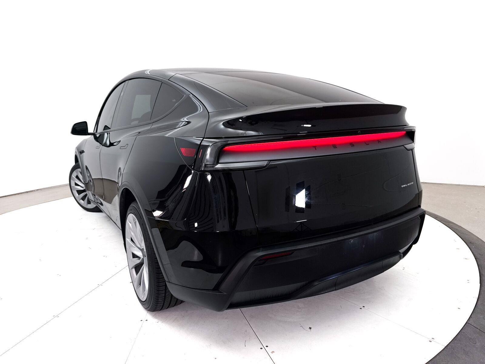 Used 2026 Tesla Model Y Long Range AWD/4WD image 7