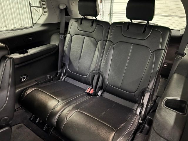 Used 2024 Jeep Grand Cherokee L Limited AWD/4WD image 12