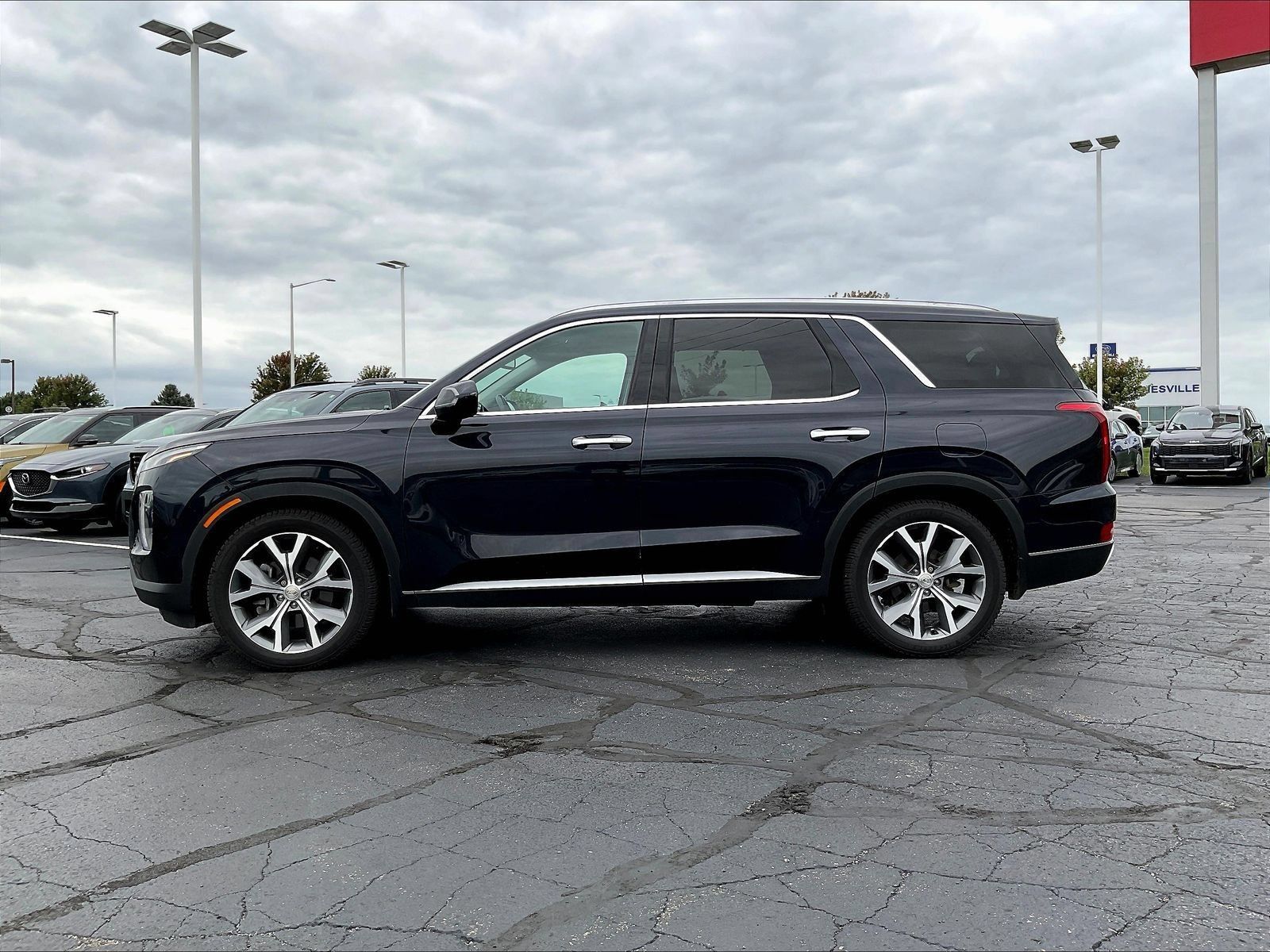 Used 2022 Hyundai Palisade SEL w/ 8P Bench Seat Package AWD/4WD image 5