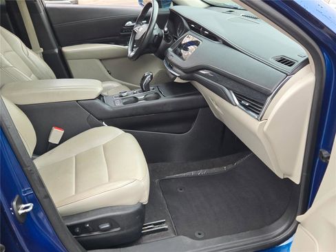 Used 2019 Cadillac XT4 Premium Luxury w/ Driver Awareness Package FWD image 4