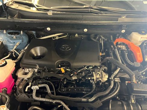 Used 2023 Toyota RAV4 SE image 20