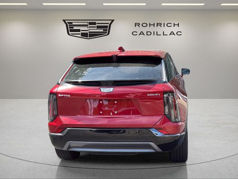 Certified 2025 Cadillac Optiq Sport 2 w/ LPO, Floor Liner Package AWD/4WD image 6