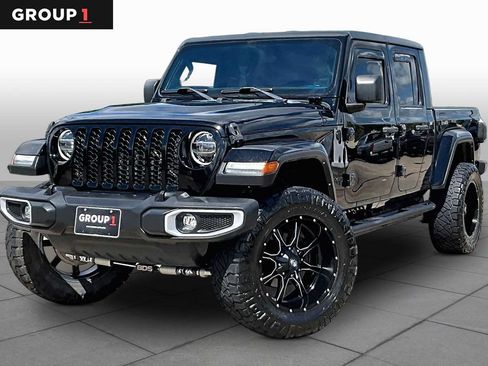 Used 2022 Jeep Gladiator Sport AWD/4WD image 1