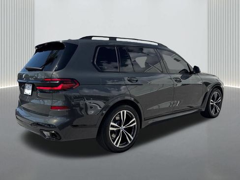 Used 2024 BMW X7 xDrive40i w/ M Sport Package AWD/4WD image 5